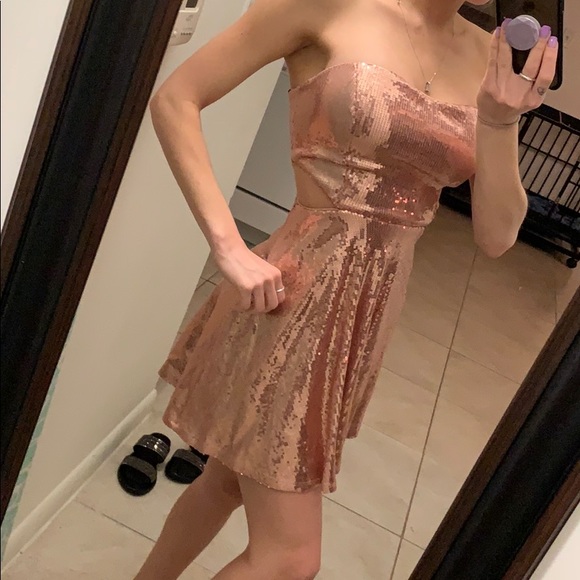 Dress - Picture 2 of 2